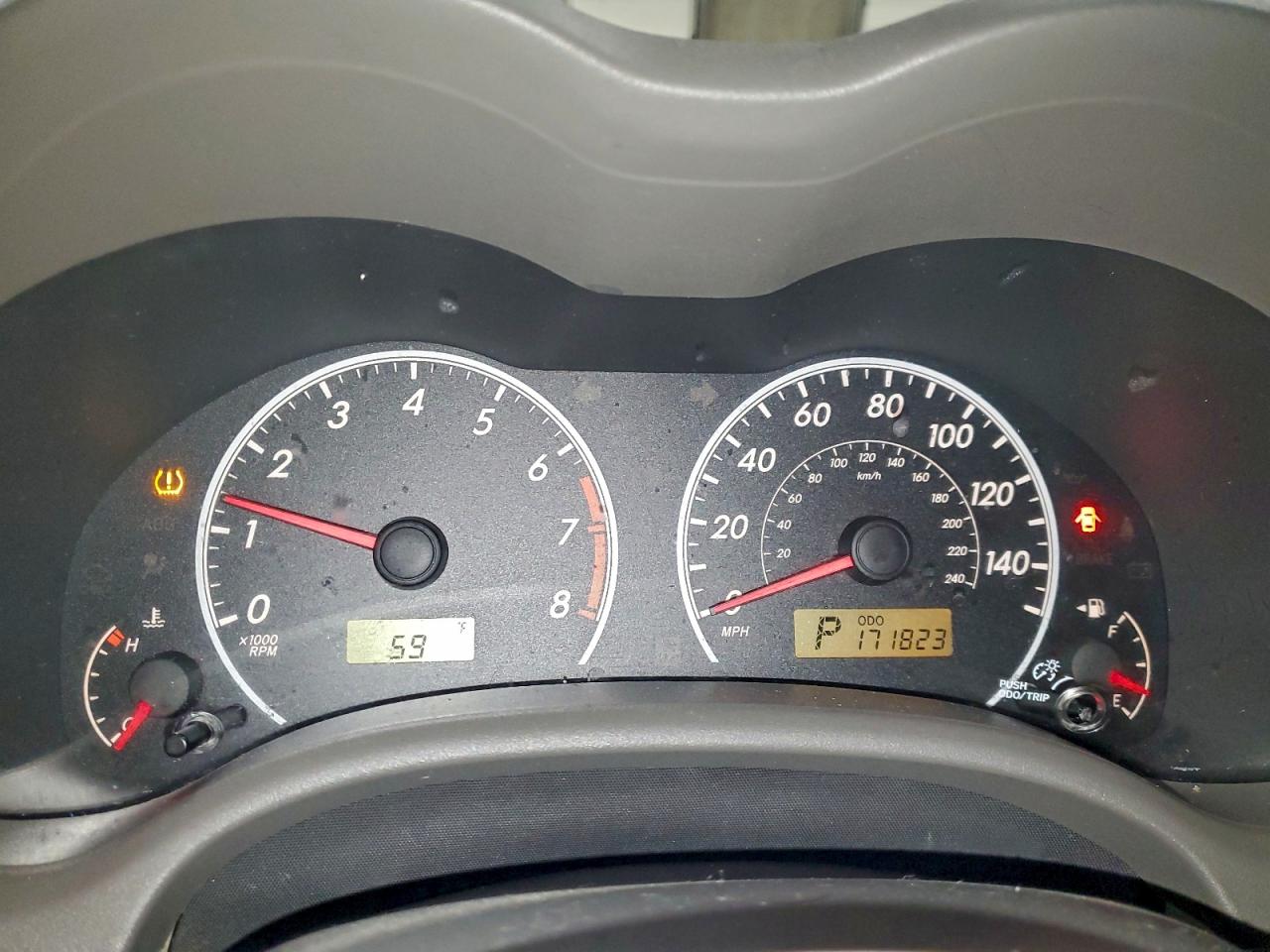 Toyota Corolla Base Image 3