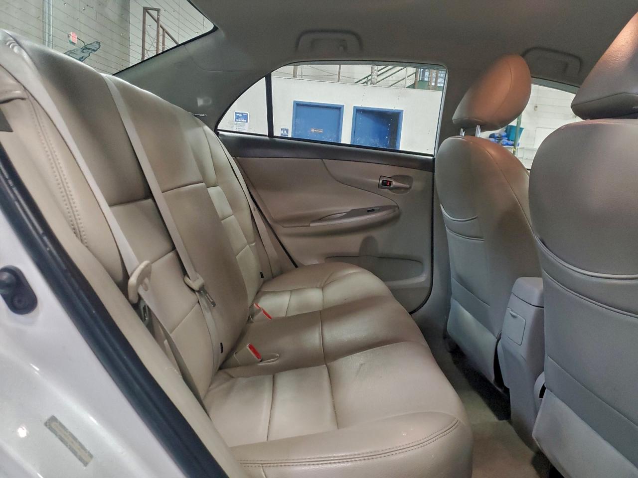 Toyota Corolla Base Image 5