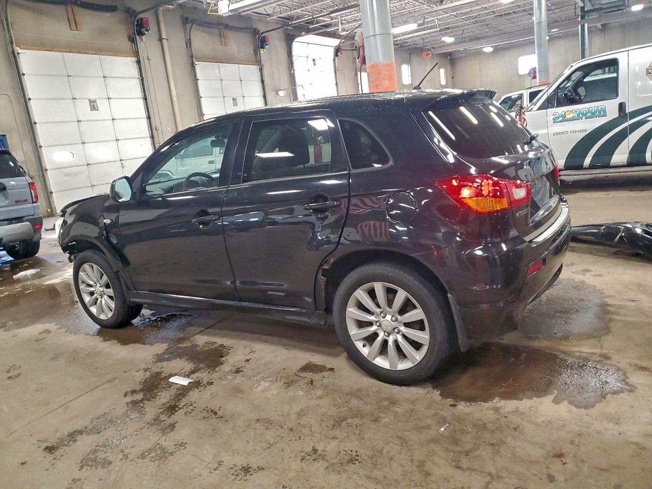 Mitsubishi Outlander Se Image 2