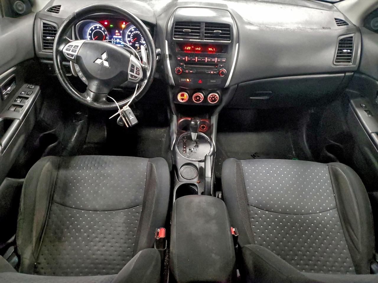 Mitsubishi Outlander Se Image 10