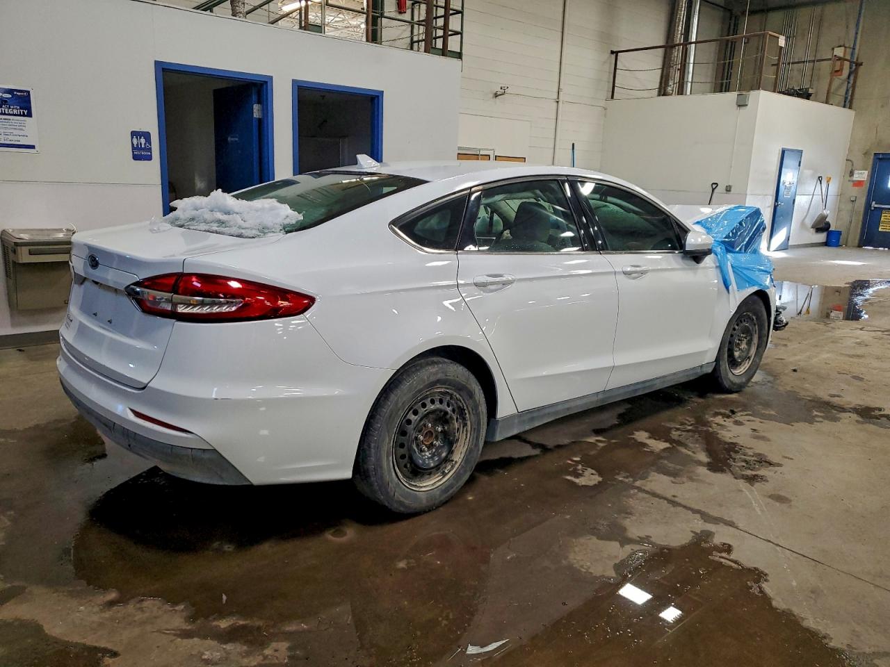 Ford Fusion S Image 11