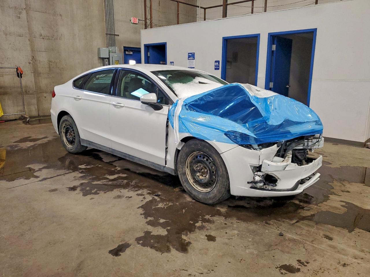 Ford Fusion S Image 2