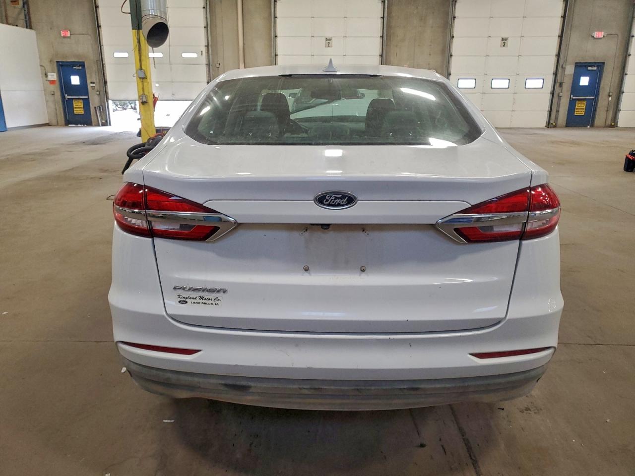 Ford Fusion S Image 12