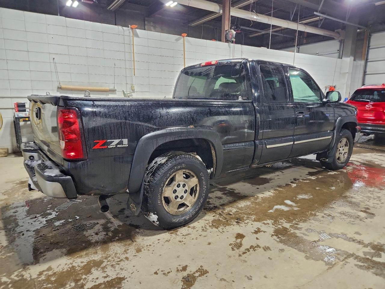 Chevrolet Silverado K1500 Classic Image 3