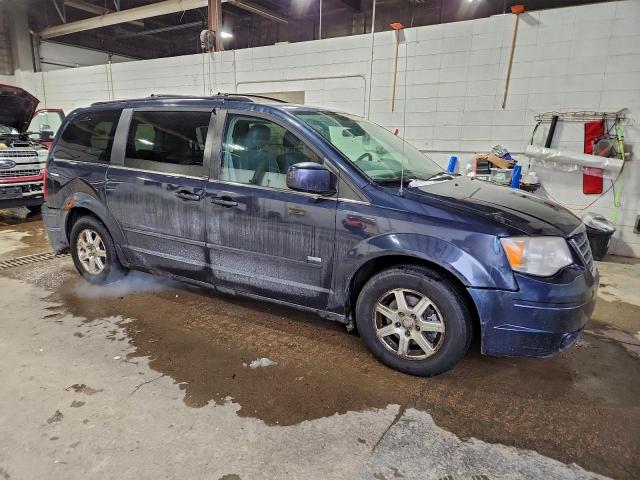 Chrysler Minivan Touring Image 4