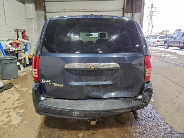 Chrysler Minivan Touring Image 8