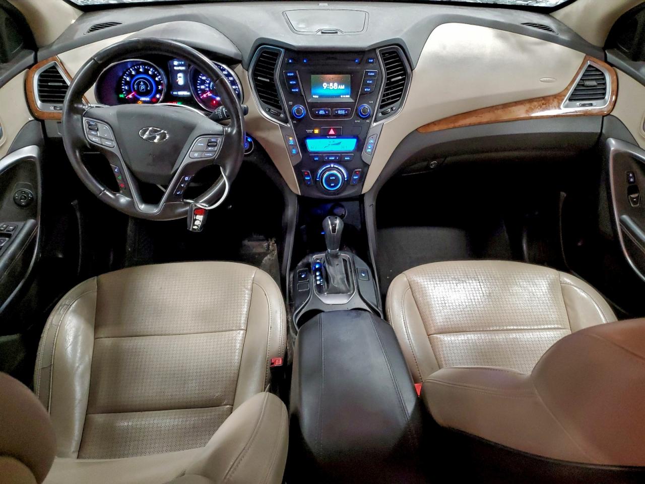 Hyundai SANTA FE Image 8