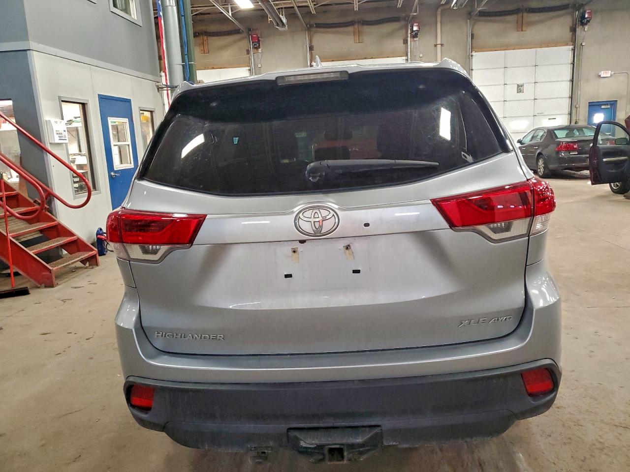 Toyota Highlander Se Image 7