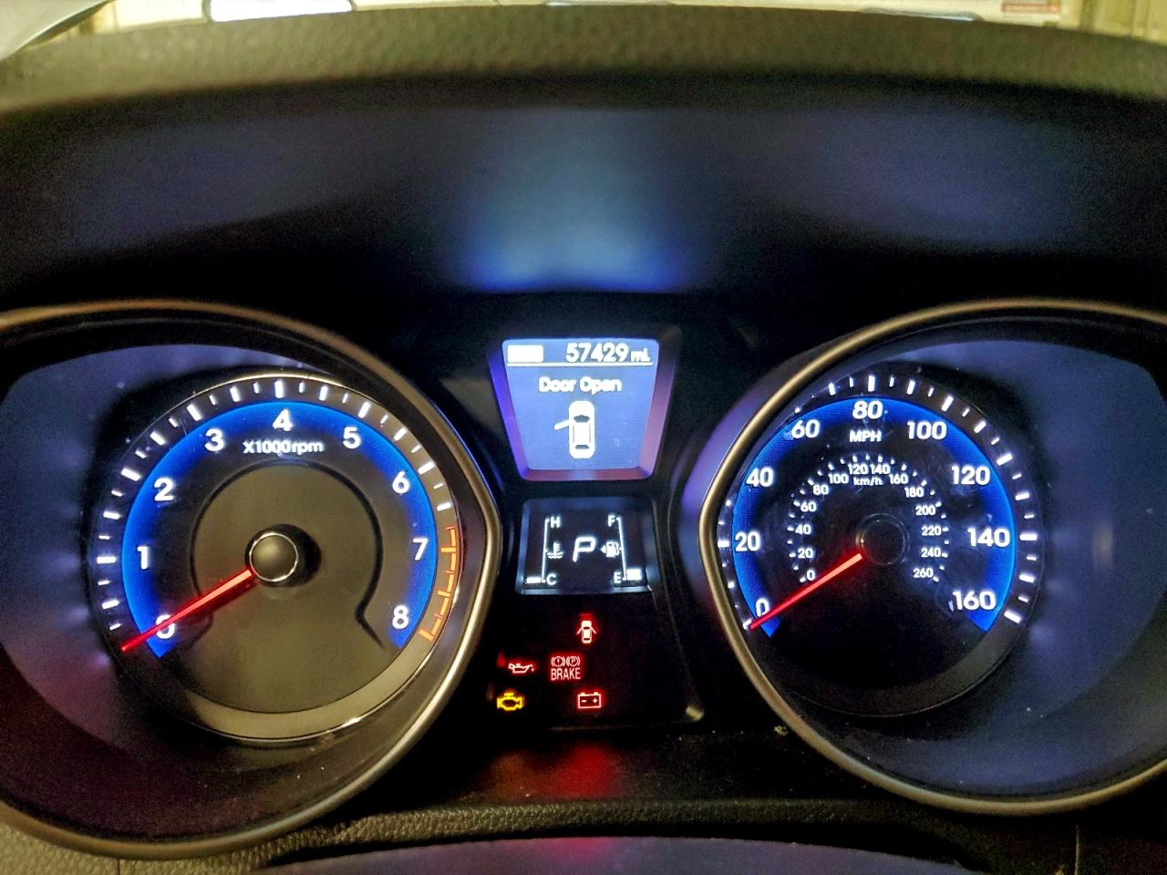 Hyundai ELANTRA Image 9