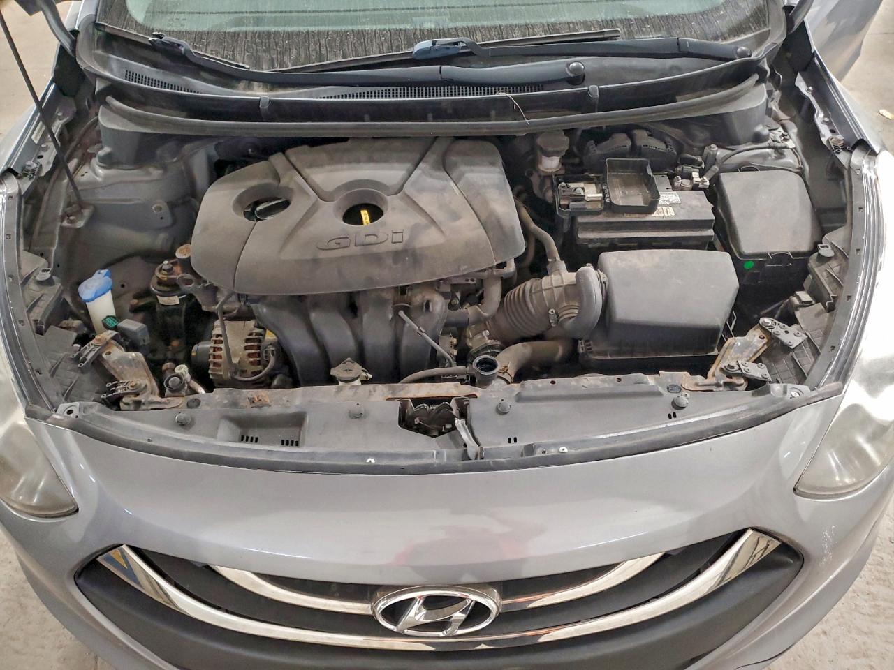 Hyundai ELANTRA Image 10