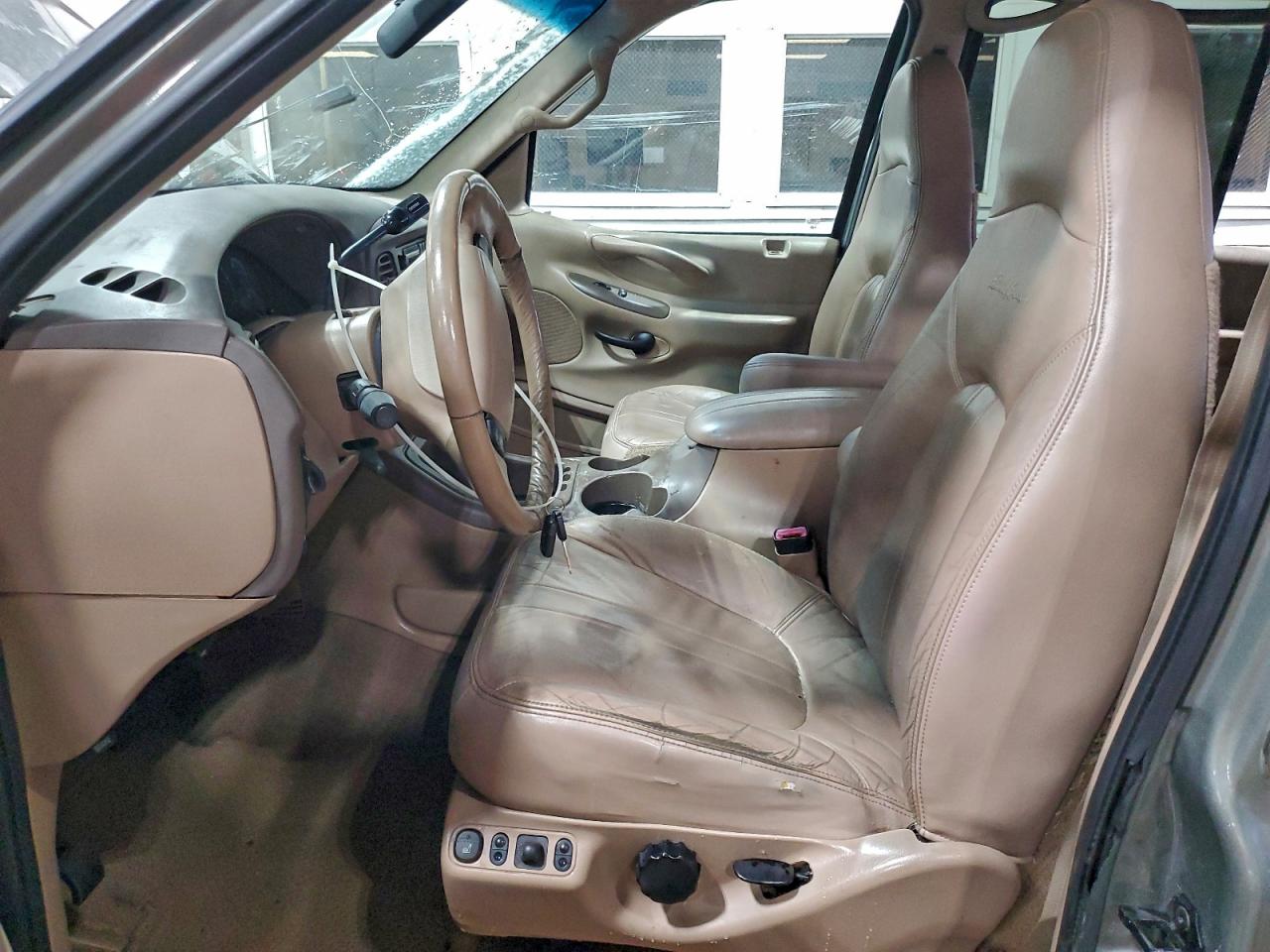 Ford Expedition Image 6