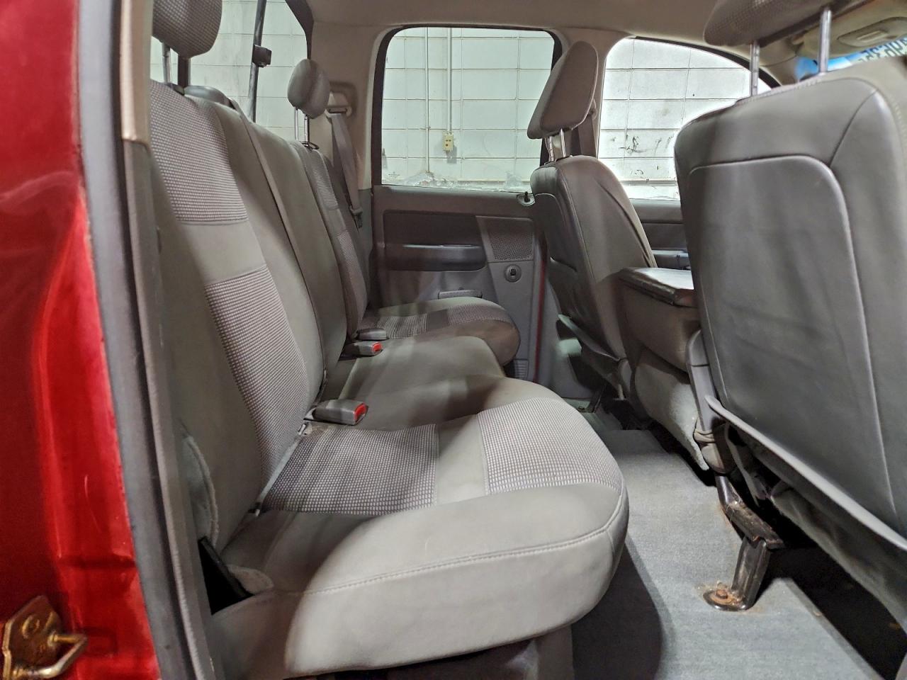 Dodge Ram 1500 St Image 11