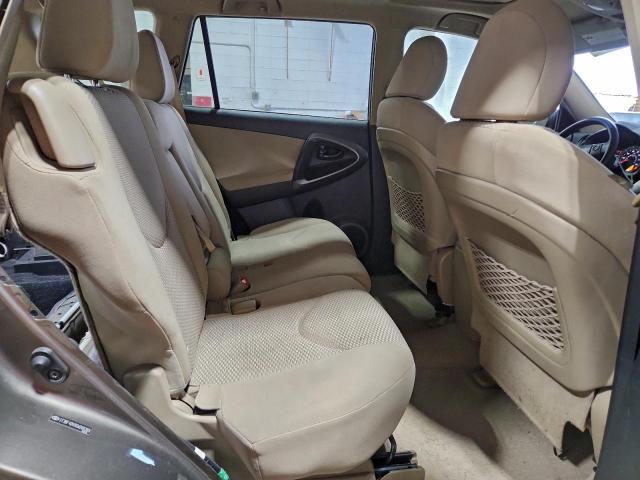 Toyota RAV4 Image 11
