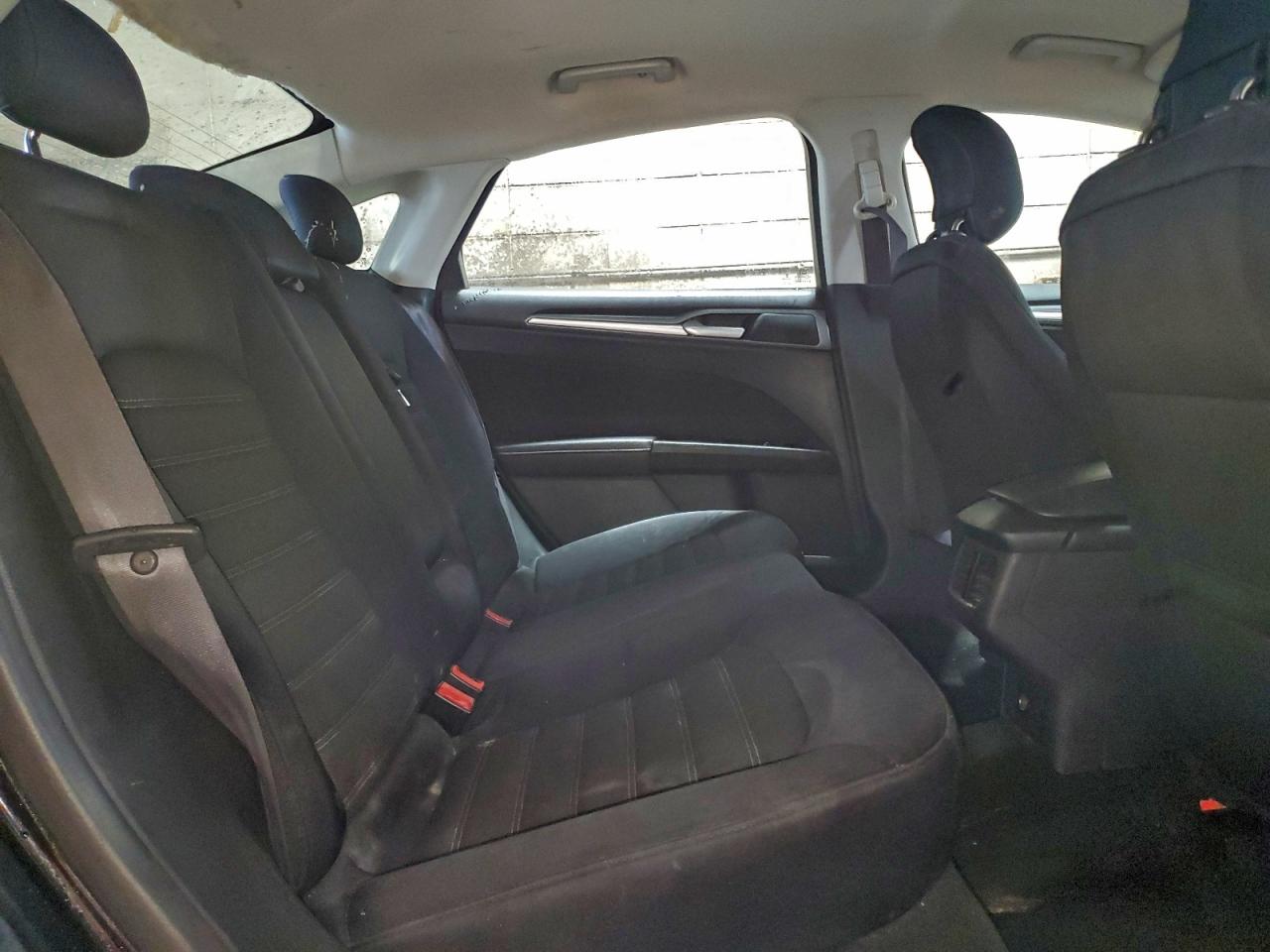 Ford Fusion Se Image 8