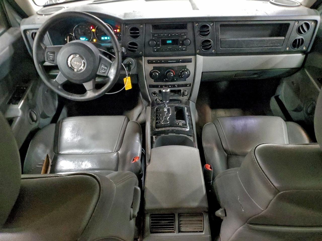 Jeep Commander Image 2