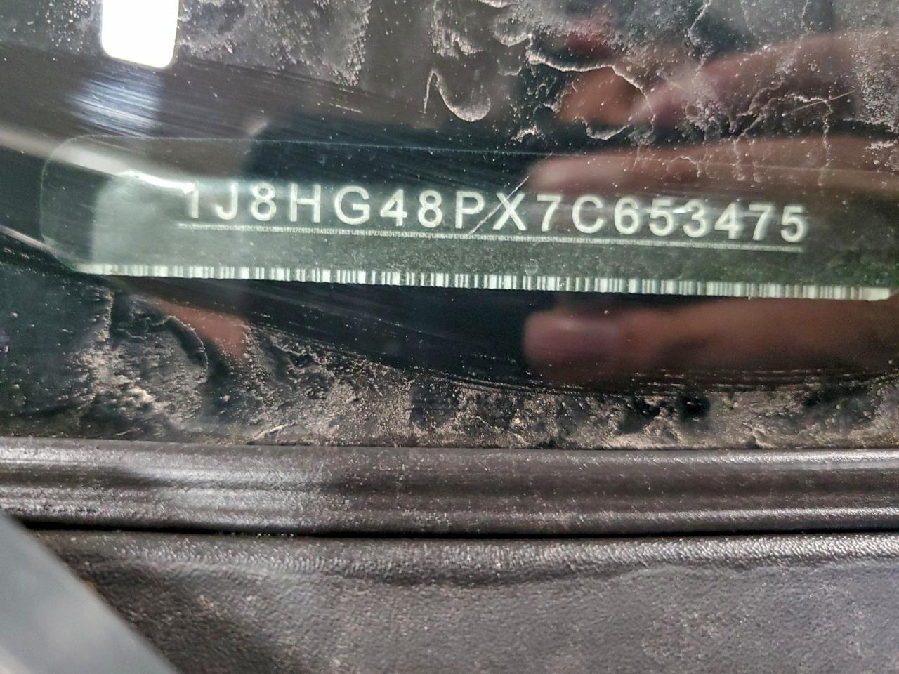 Jeep Commander Image 8