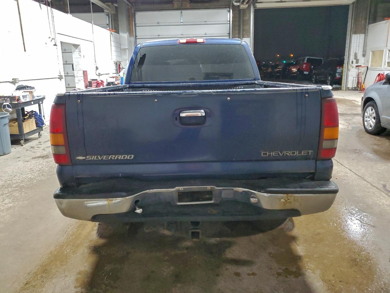 Chevrolet Silverado K1500 Image 4