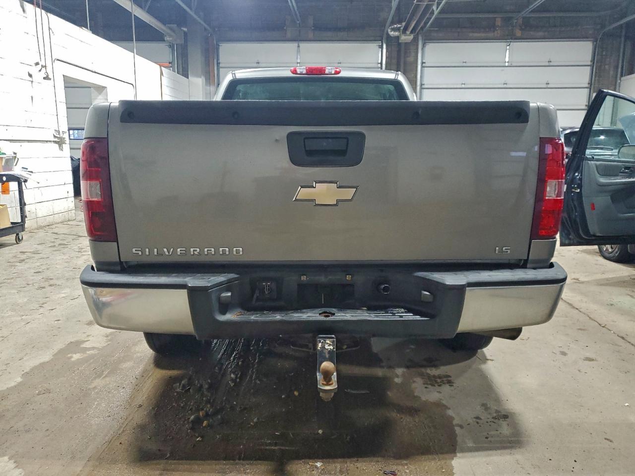 Chevrolet Silverado C1500 Image 4