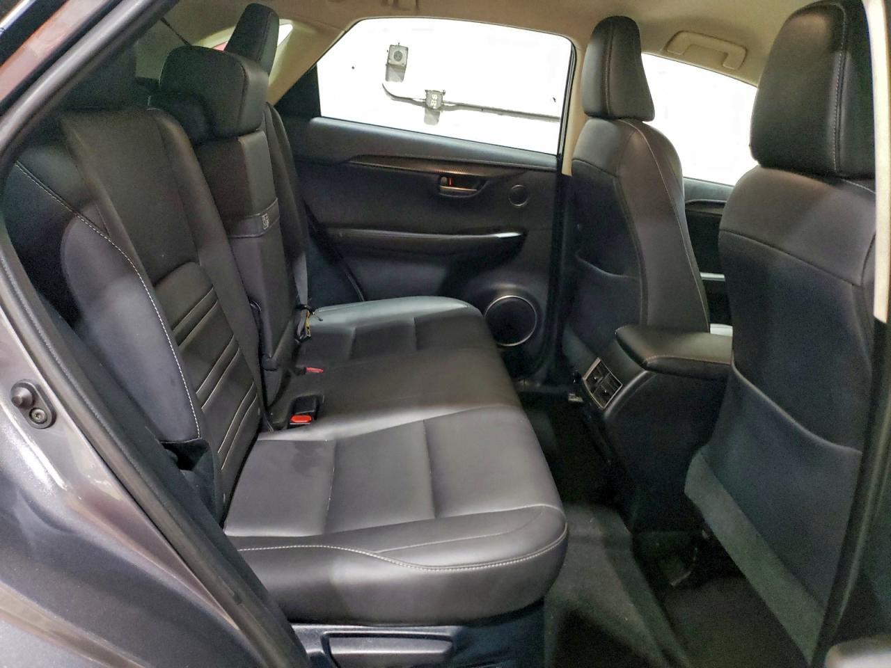 Lexus NX 200t Base Image 8