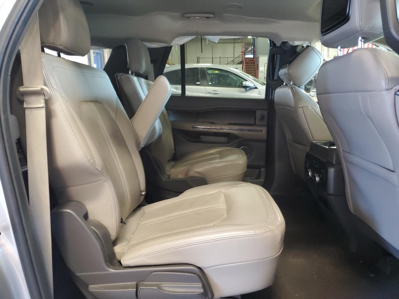 Ford Expedition Max Limited Image 3