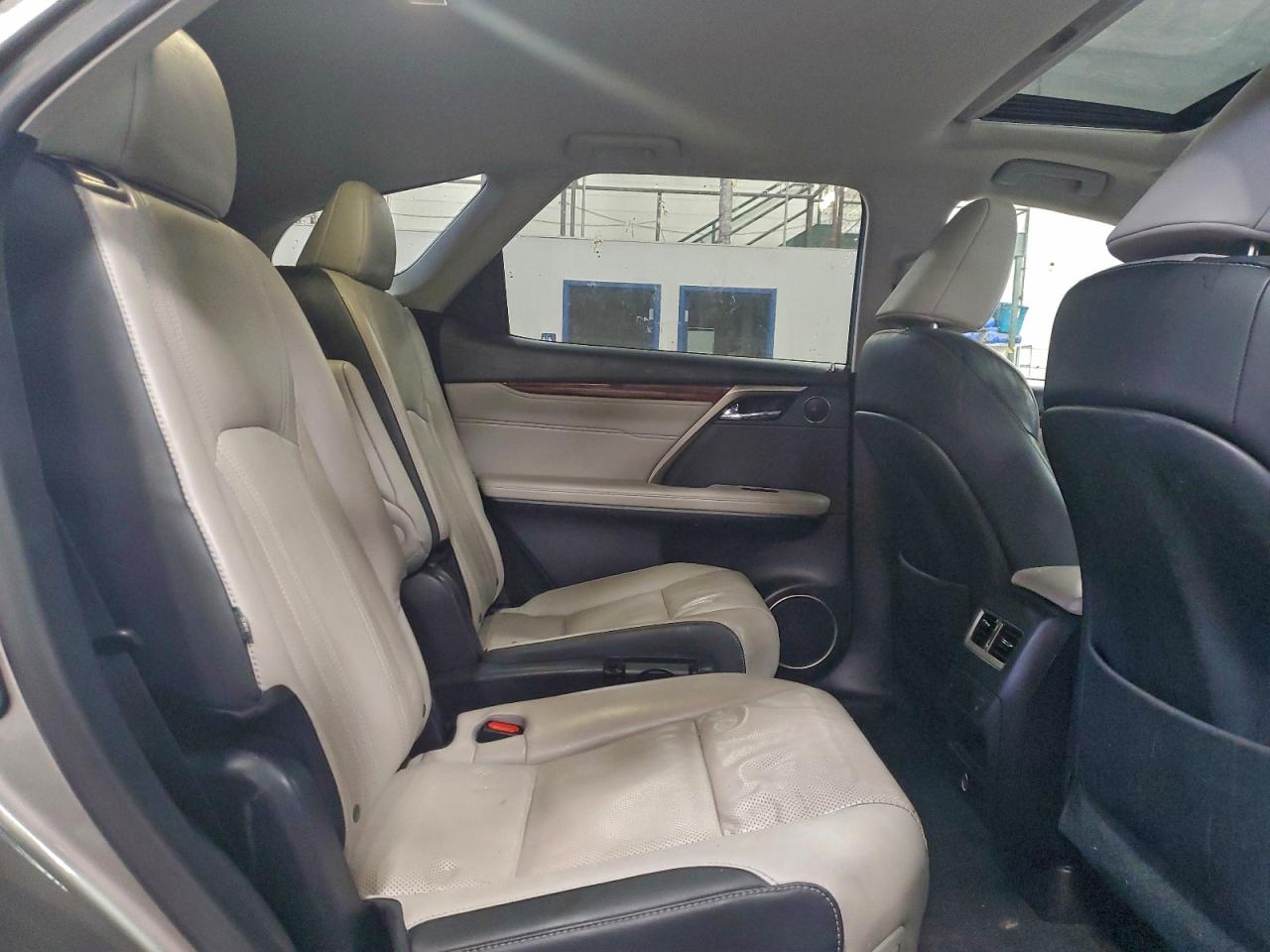 Lexus RX 350 L Image 7