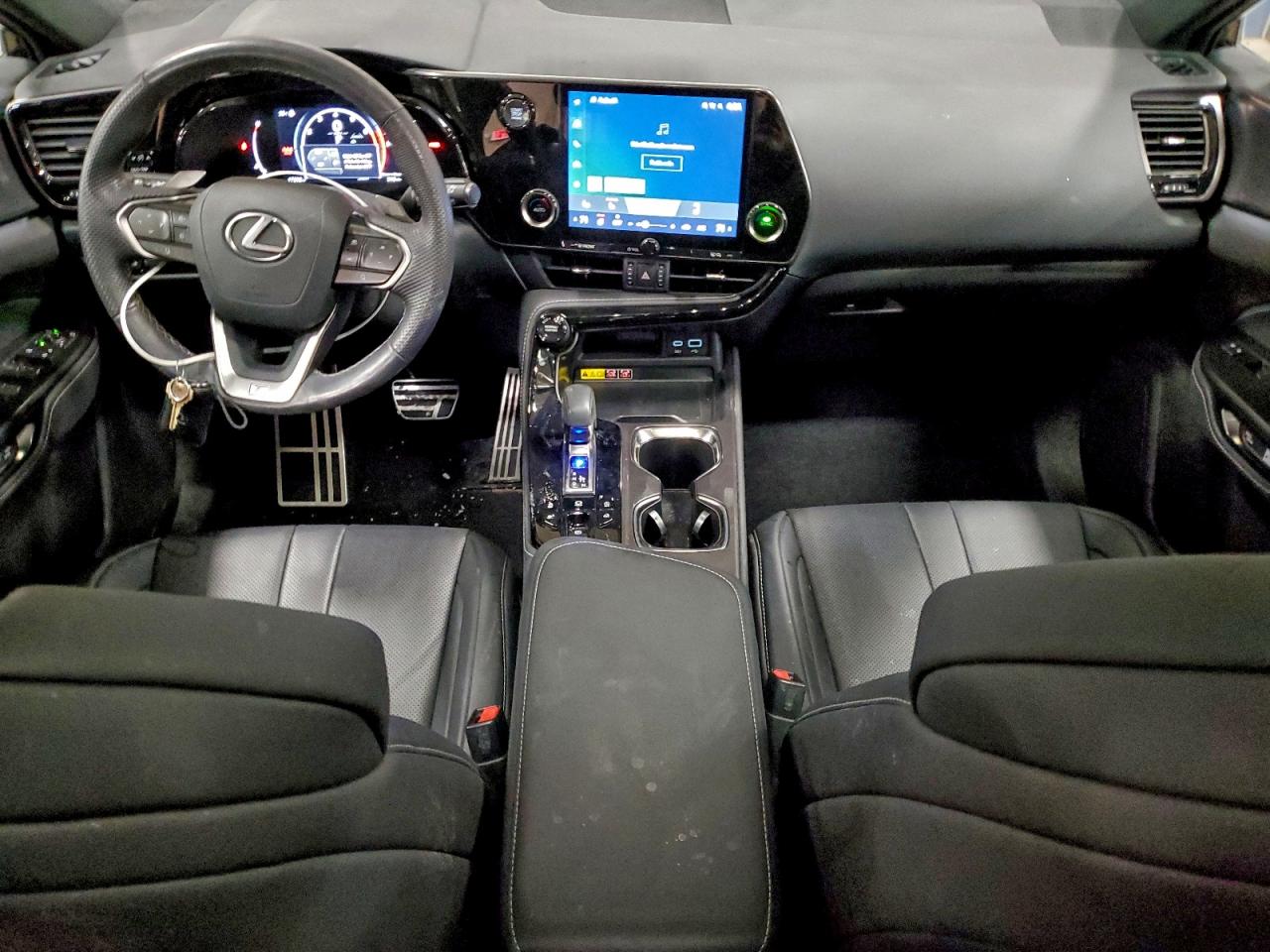 Lexus NX 350 Luxury Image 8