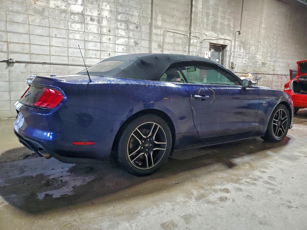 Ford Mustang Image 12