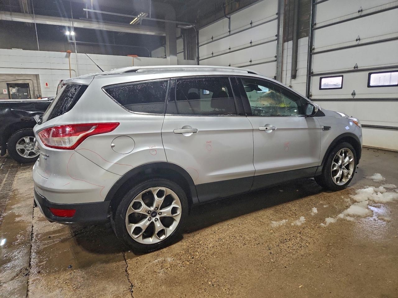 Ford Escape Titanium Image 13