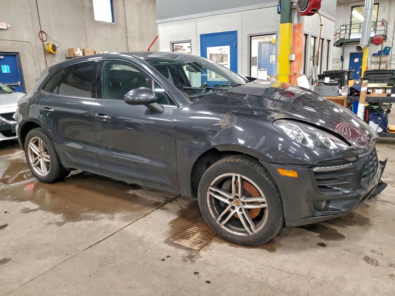 Porsche Macan Image 2