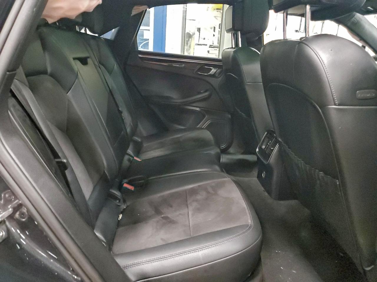 Porsche Macan Image 6