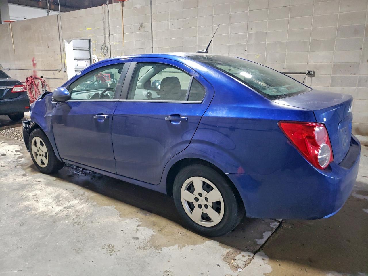 Chevrolet Sonic Ls Image 2