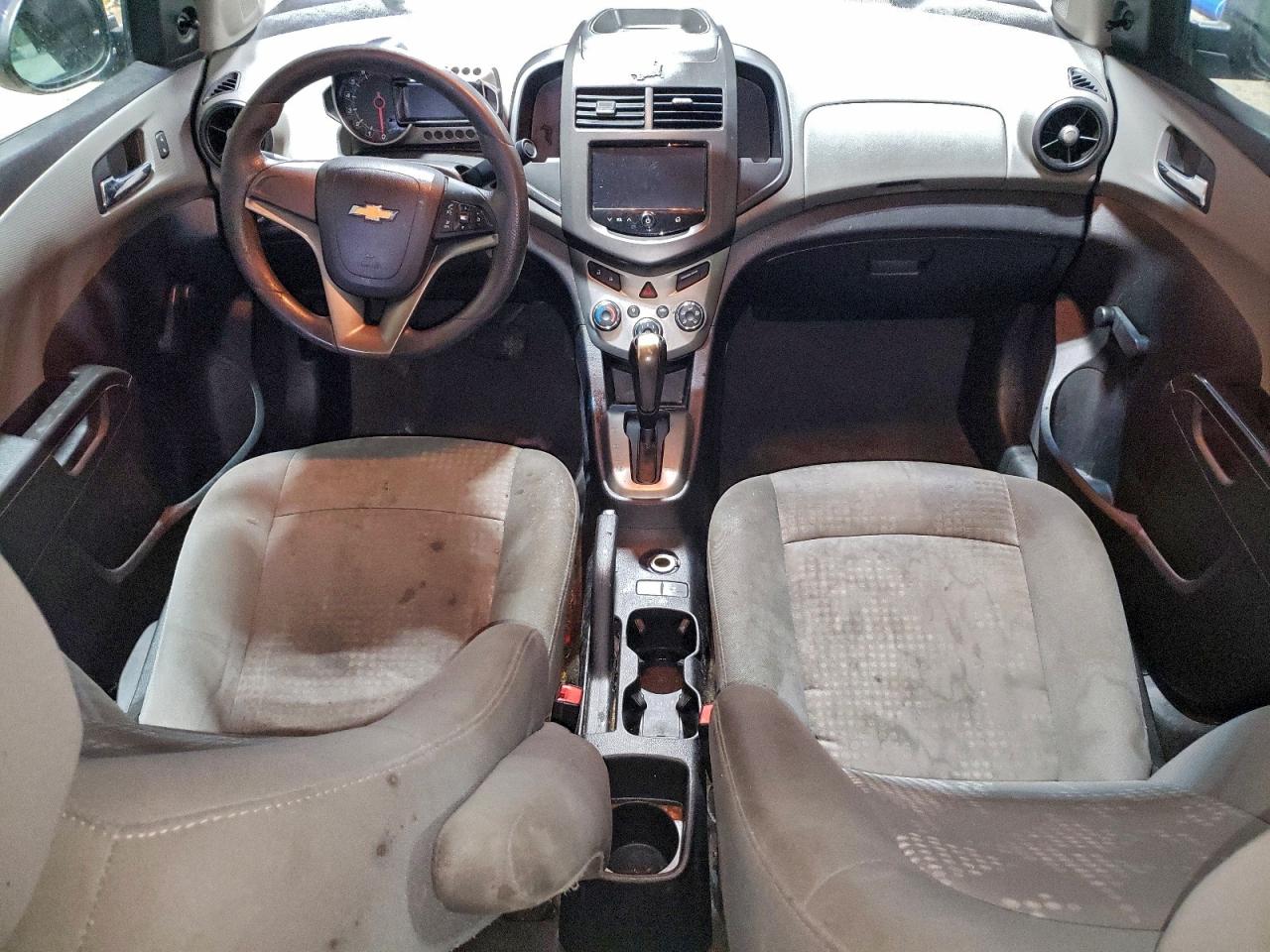 Chevrolet Sonic Ls Image 12