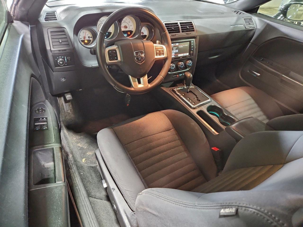 Dodge Challenger Sxt Image 4